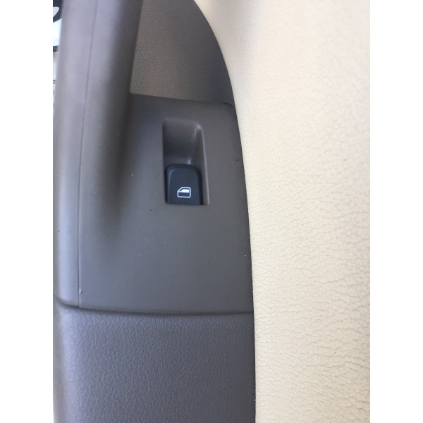 Botão Vidro Elétrico Dianteiro Direito Audi Q3 2.0t Quattro