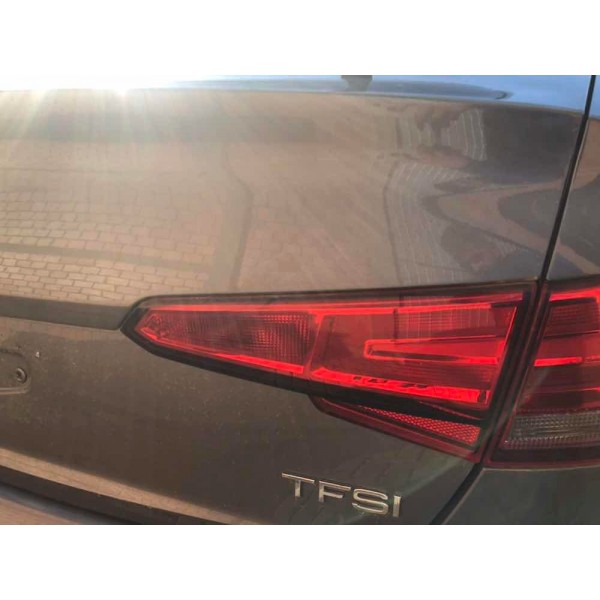 Lanterna Tampa Traseira L/direito Audi A4 2.0 Tfsi 2018