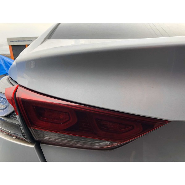 Lanterna Tampa Lado Esquerdo Hyundai Elantra 2.0 Flex 2017
