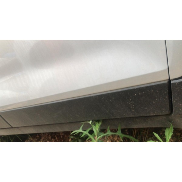 Friso Traseiro Esquerdo Chevrolet Tracker 2019 Original 
